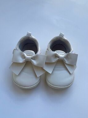 Stride Rite Baby/Toddler Mary Jane White Bow Slip-On Shoes